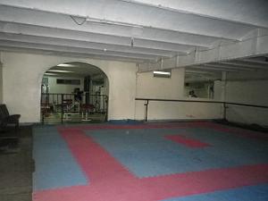 1545 salle de sports en dessous 